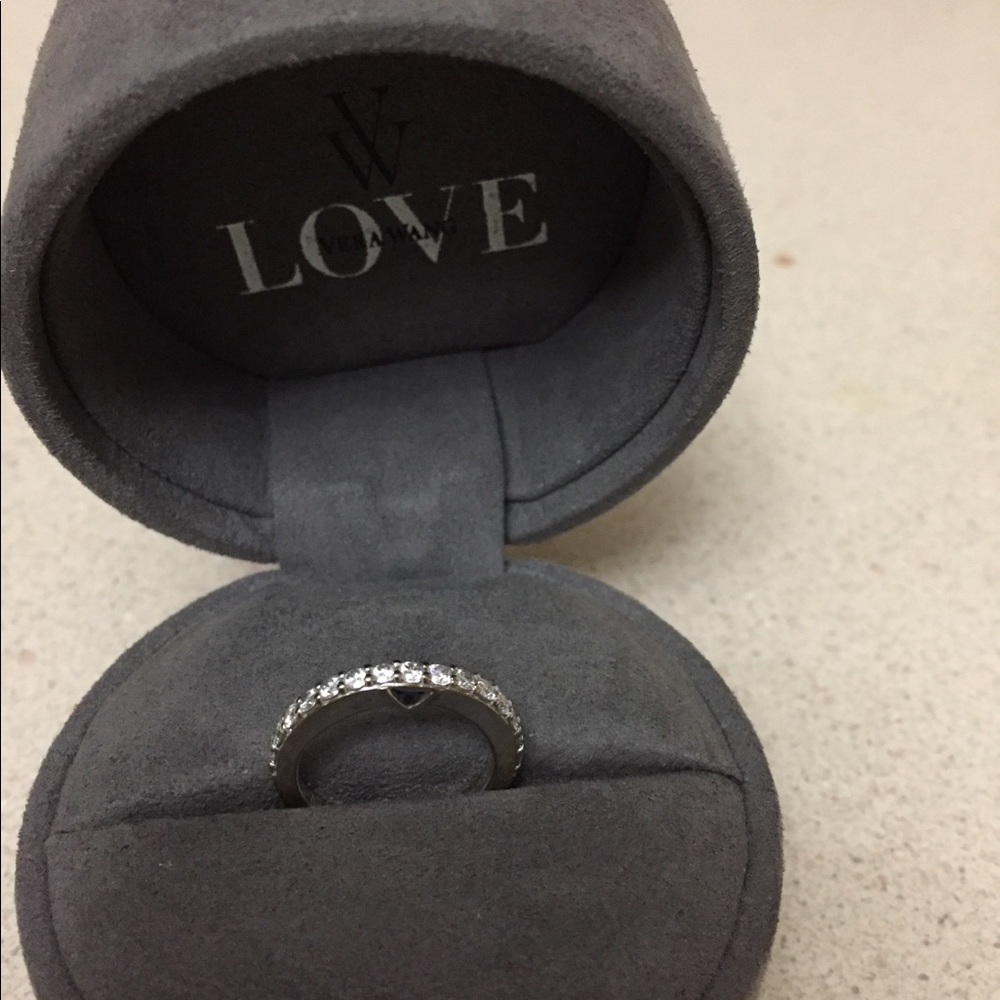 Vera Wang ring - Picture 2 of 5